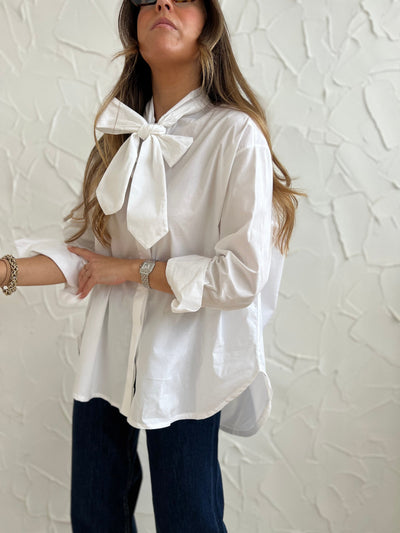 Camisa de laço em popelina branca